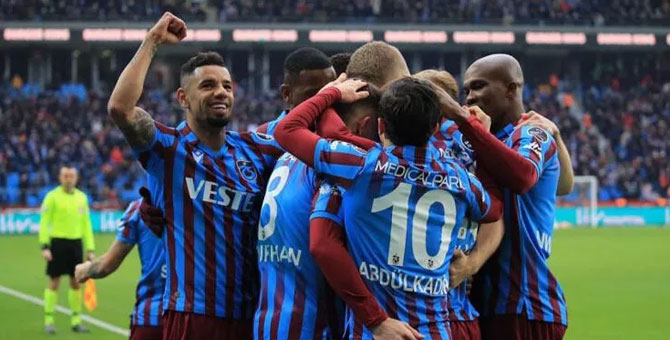Trabzonspor Kasımpaşa'yı tek golle devirdi