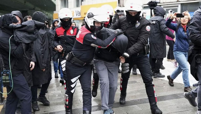 İstanbul Barosu'ndan gözaltılara tepki: 'Barışçıl gösteri hakkı engellenemez'