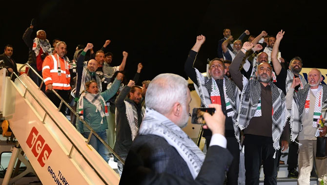 İsrail tarafından alıkonulan Küresel Sumud Filosu aktivistleri İstanbul'a döndü