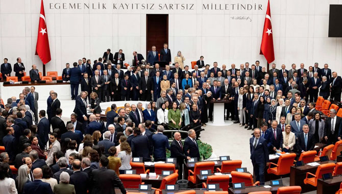 Çerçeve Yasa Meclis'ten geçti: 'Terörsüz Türkiye' düzenlemesi yasalaştı