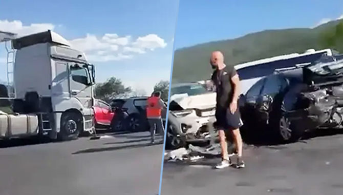 Sakarya Hendek'te 12 araçlık zincirleme kaza: 6 yaralı
