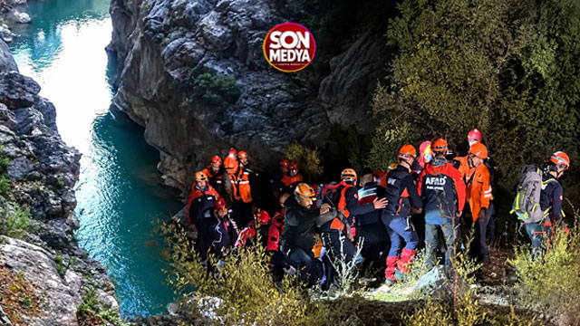 Yazılı Kanyon'da mahsur kalan 10 İHH gönüllüsü kurtarıldı