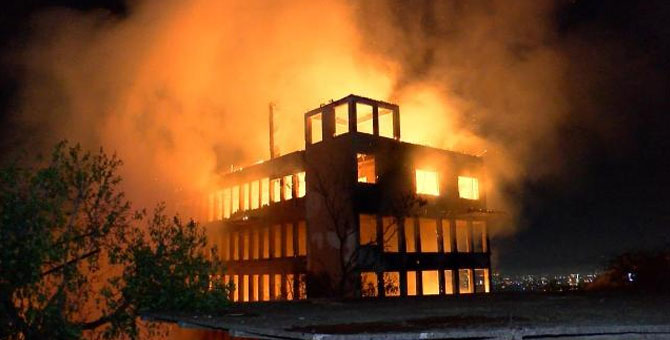 Bursa'da tarihi fabrikada yangın çıktı