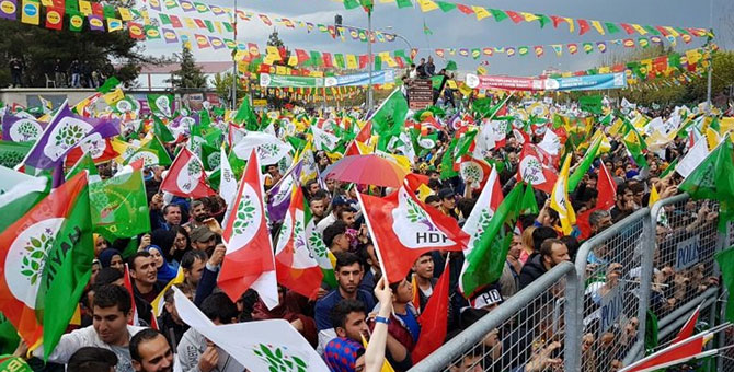 AYM'den, 'HDP'ye Hazine yardımı kesilsin' talebine yazılı açıklama isteği