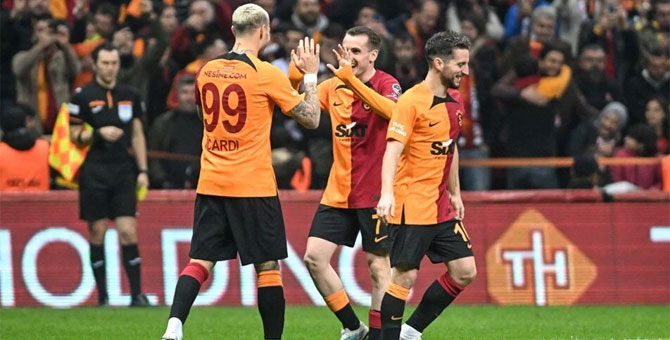 Galatasaray 'seriye devam' dedi:  Antalyaspor'u da yendi