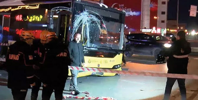 İETT otobüsü kontrolden çıktı, durağa girdi: 1 ölü, 5 yaralı