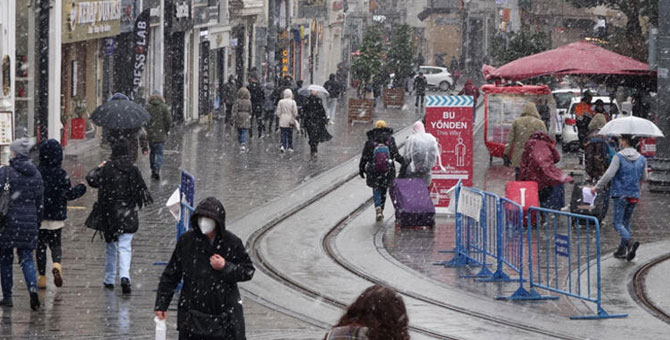 İstanbullular dikkat: Hafta sonu karla karışık yağmur uyarısı