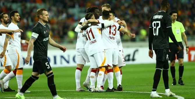 Galatasaray ile Karabağ depremzedeler için sahaya çıktı