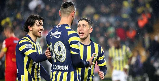 Fenerbahçe'den Kayserispor'a 4 fark, tribünlerden 'istifa' sesleri