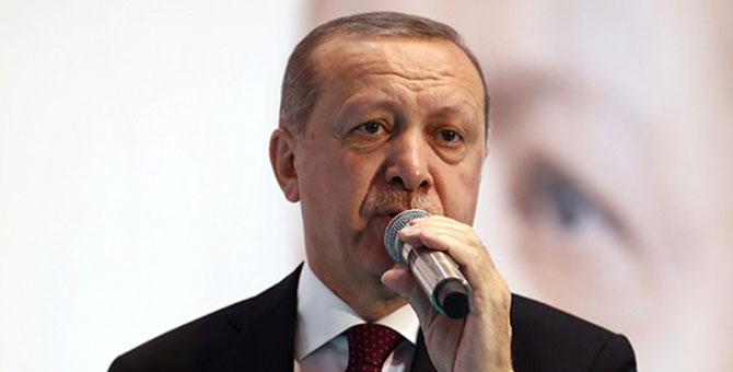 Erdoğan: 'Milletim, teröristlerle kol kola gezenlere gereken dersi verecektir'
