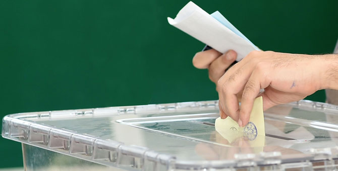 Oy verme işlemi devam ediyor: Yurtdışı oyları 1 milyonu aştı