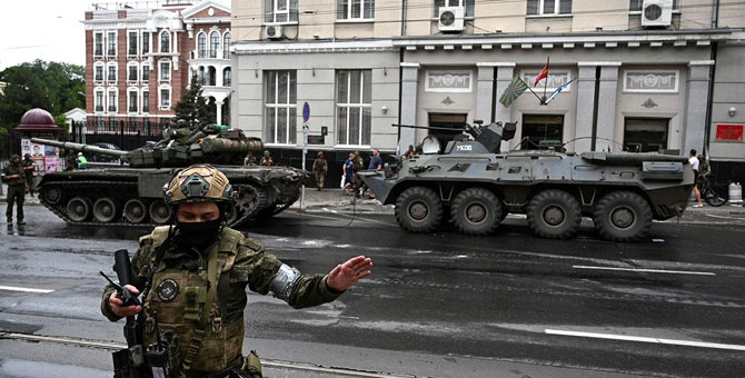 Rusya'da silahlı isyan!.. Moskova'da OHAL ilan edildi