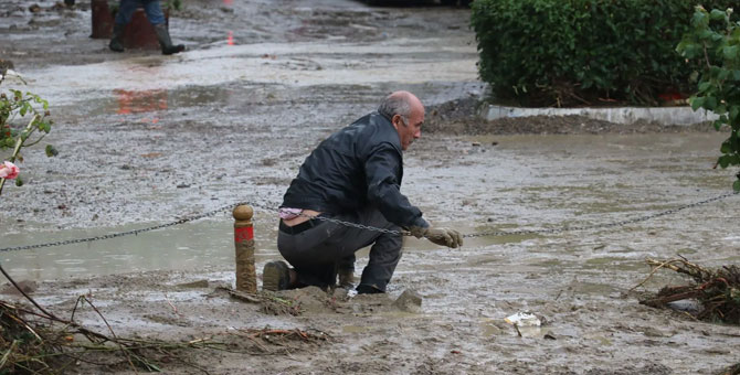 Sel felaketinden 10 il, 82 ilçe etkilendi, 3 kişi hayatını kaybetti
