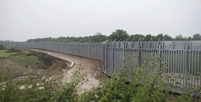 Yunanistan'dan Türkiye sınırına 35 kilometrelik çelik duvar