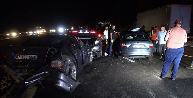 Düzce'de feci kaza: 11 araç birbirine girdi