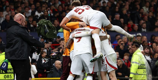 Galatasaray'dan Manchester'da görkemli zafer