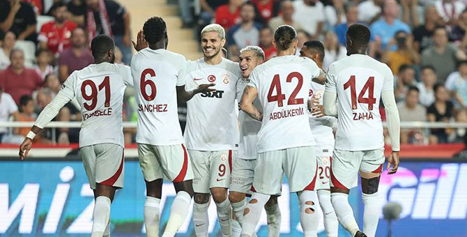 Galatasaray hız kesmiyor: Antalyaspor'u 2 farkla geçti