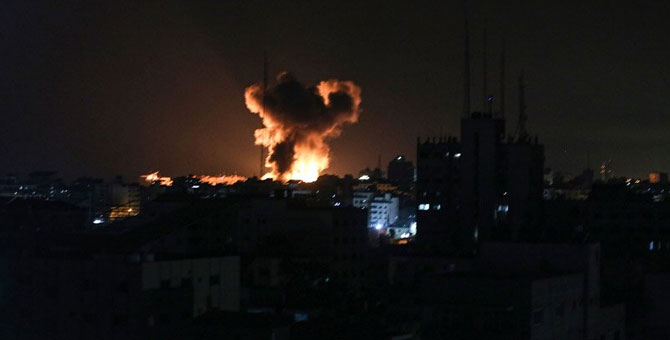 Gazze bombalanıyor, bölgede gerilim artıyor
