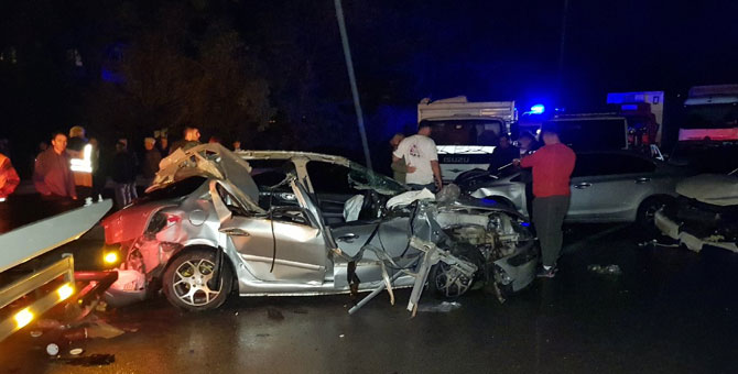 Kocaeli'de feci kaza: 26 araç birbirine girdi: 2'si ağır, 13 yaralı