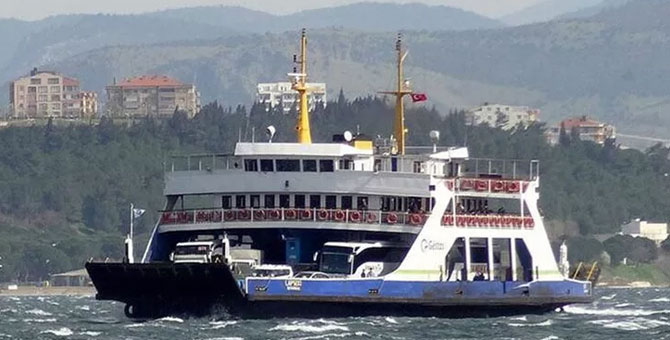 Marmara'da deniz seferleri fırtına nedeniyle iptal
