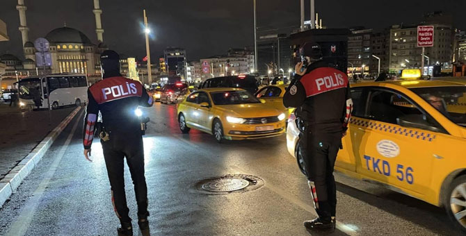 İstanbul polisinden 39 ilçede huzur uygulaması