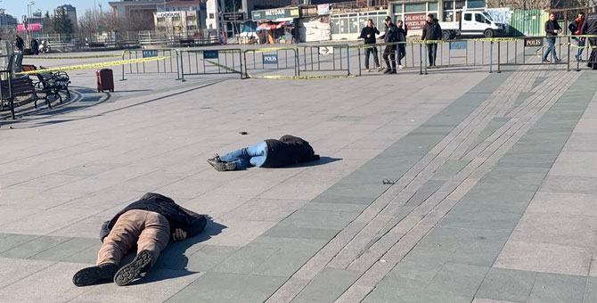 Adliye önünde polislere silahlı saldırı: 2 terörist öldürüldü