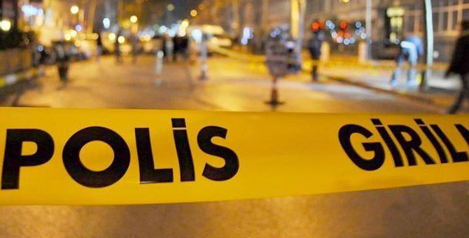İstanbul'da bir kişi silahla sağa sola rasgele ateş açtı