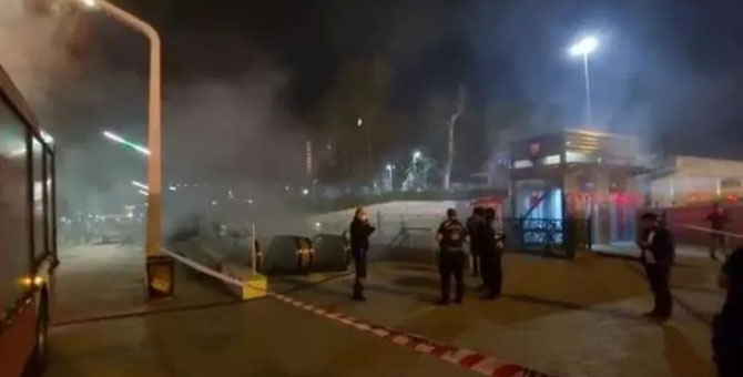 Taksim Metro İstasyonu'nda yangın: Dumanlar istasyonu kapladı