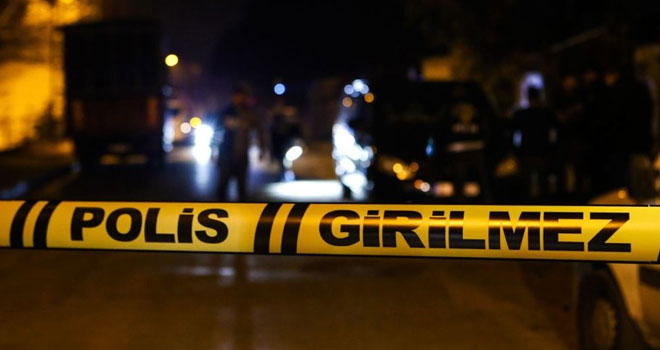 Diyarbakır'da otomobile silahlı saldırı: Aynı aileden 2 ölü, 3 yaralı