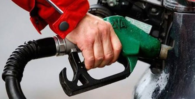 Benzinin litre fiyatına yine zam: 46 kuruşluk artış