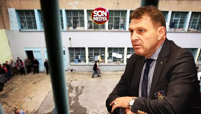 Emekli Tuğamiral Türker Ertürk sosyal medya paylaşımları nedeniyle tutuklandı
