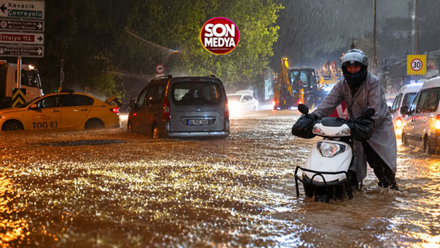 İstanbul'da sağanak ve fırtına: Araçlar sürüklendi, yollar çöktü, dereler taştı
