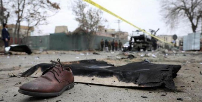 Kabil'de camiye bombalı saldırı: Yaralılar var