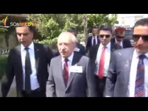 Kılıçdaroğlu'na cenazede saldırı: 